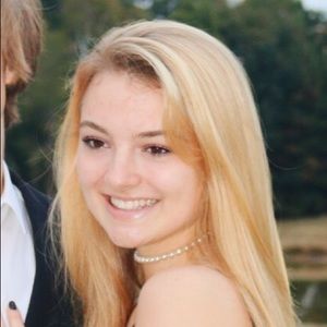 Meet your Posher, Leah